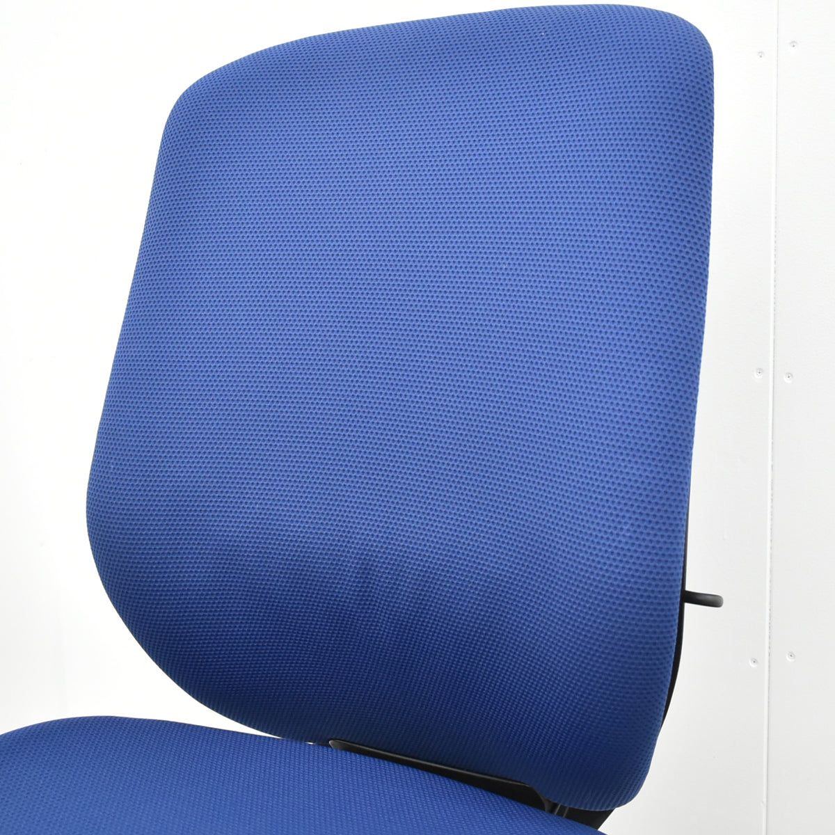 【中古】オカムラ　シルフィー　ハイバック　肘なし　バックカーブアジャスト　前傾機能　ポリッシュ　2025111008【中古オフィス家具】