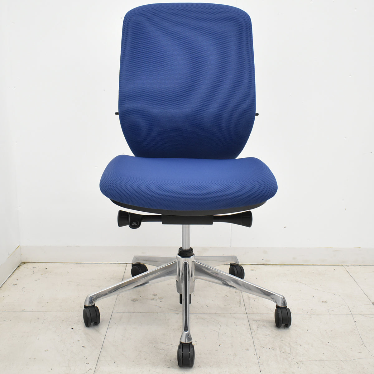 【中古】オカムラ　シルフィー　ハイバック　肘なし　バックカーブアジャスト　前傾機能　ポリッシュ　2025111008【中古オフィス家具】