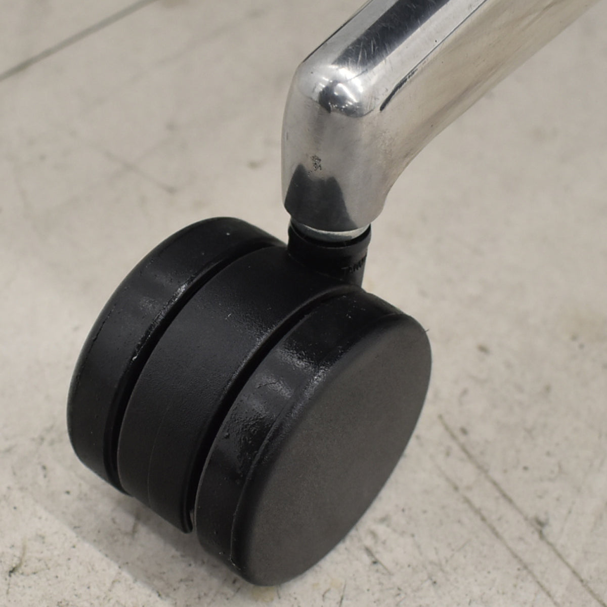 【中古】コクヨ　エアフォート　ヘッドレスト　可動肘　エアランバーサポート　ポリッシュ　2025111101【中古オフィス家具】