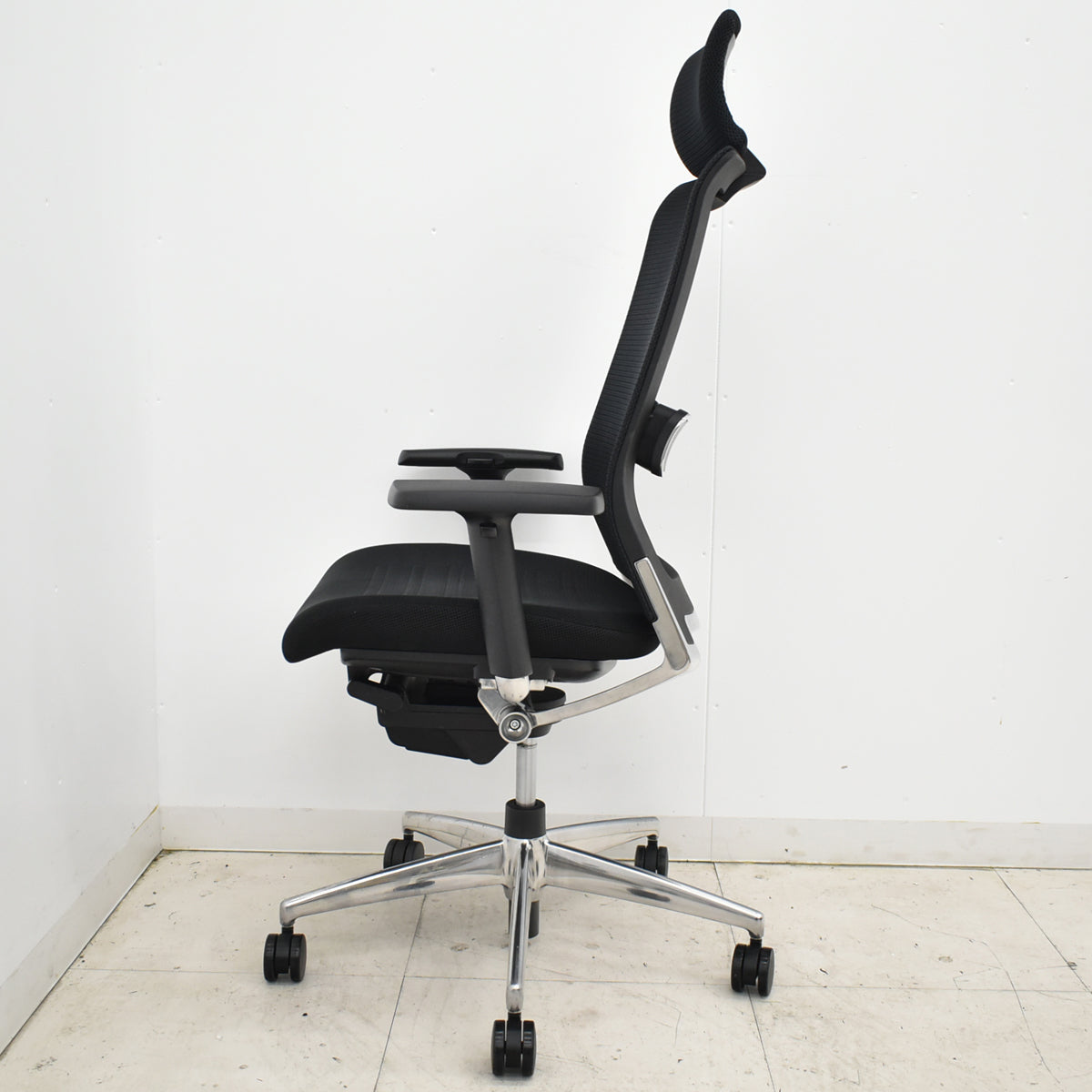 【中古】コクヨ　エアフォート　ヘッドレスト　可動肘　エアランバーサポート　ポリッシュ　2025111101【中古オフィス家具】