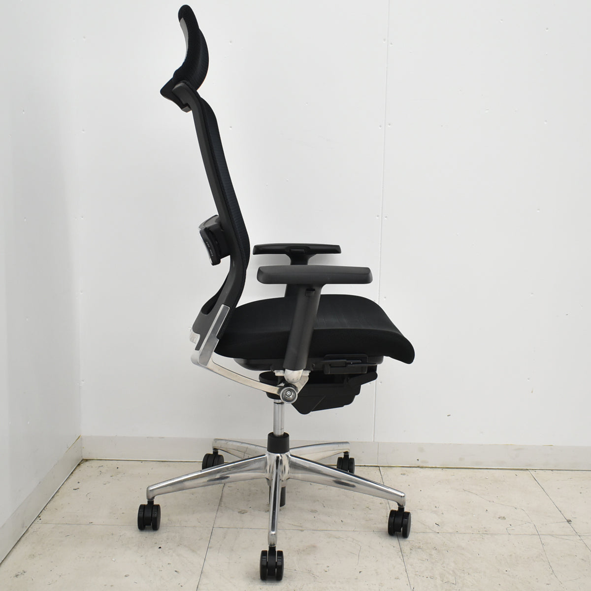 【中古】コクヨ　エアフォート　ヘッドレスト　可動肘　エアランバーサポート　ポリッシュ　2025111101【中古オフィス家具】