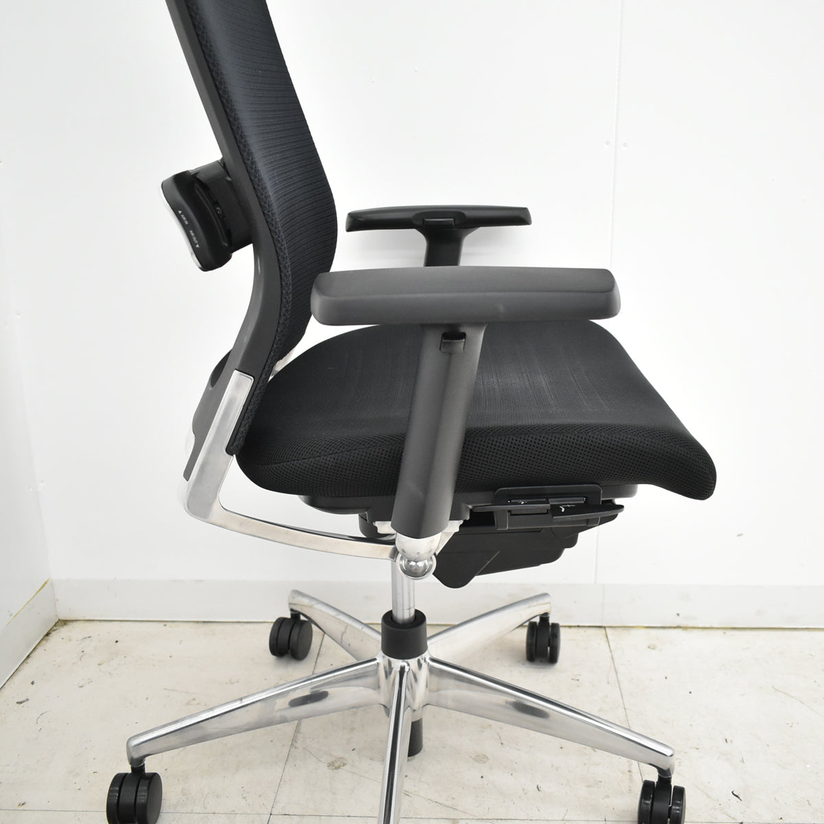 【中古】コクヨ　エアフォート　ヘッドレスト　可動肘　エアランバーサポート　ポリッシュ　2025111101【中古オフィス家具】