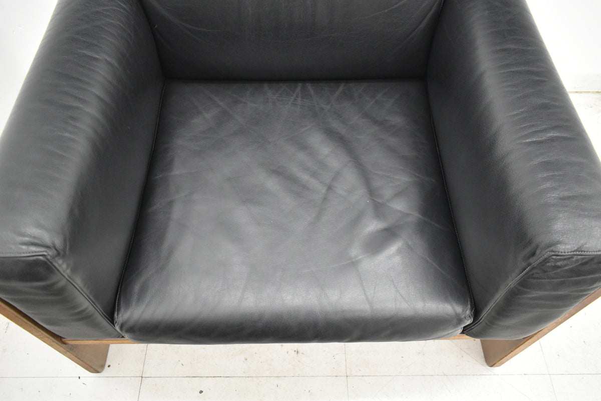 【中古】 Knoll　バスチアーノ　1人掛けソファ　革張り　幅915　2025111102【中古オフィス家具】