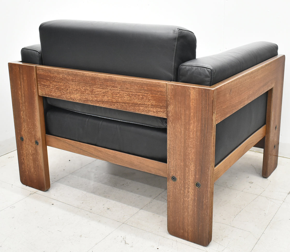 【中古】 Knoll　バスチアーノ　1人掛けソファ　革張り　幅915　2025111102【中古オフィス家具】