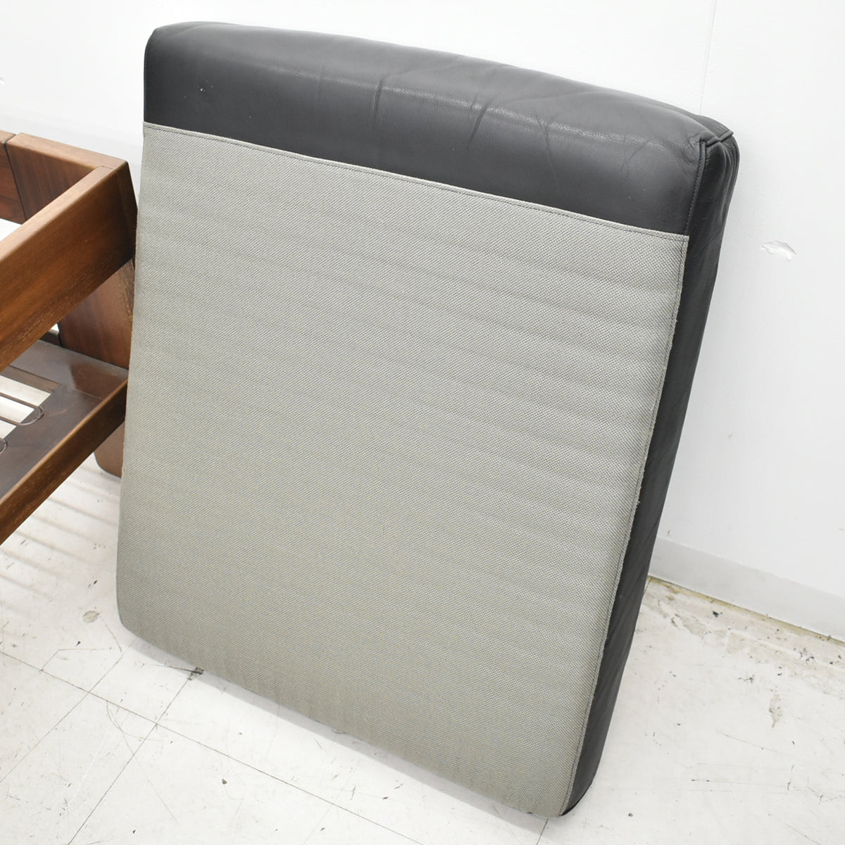 【中古】 Knoll　バスチアーノ　1人掛けソファ　革張り　幅915　2025111102【中古オフィス家具】