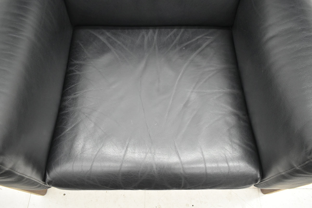 【中古】 Knoll　バスチアーノ　1人掛けソファ　革張り　幅915　2025111103【中古オフィス家具】