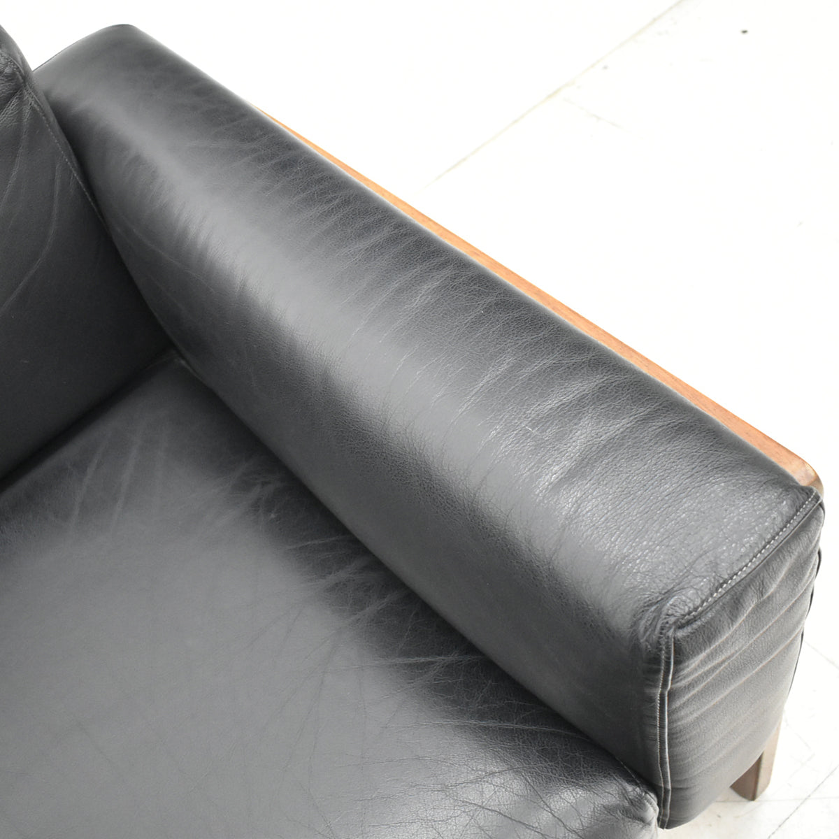 【中古】 Knoll　バスチアーノ　1人掛けソファ　革張り　幅915　2025111104【中古オフィス家具】