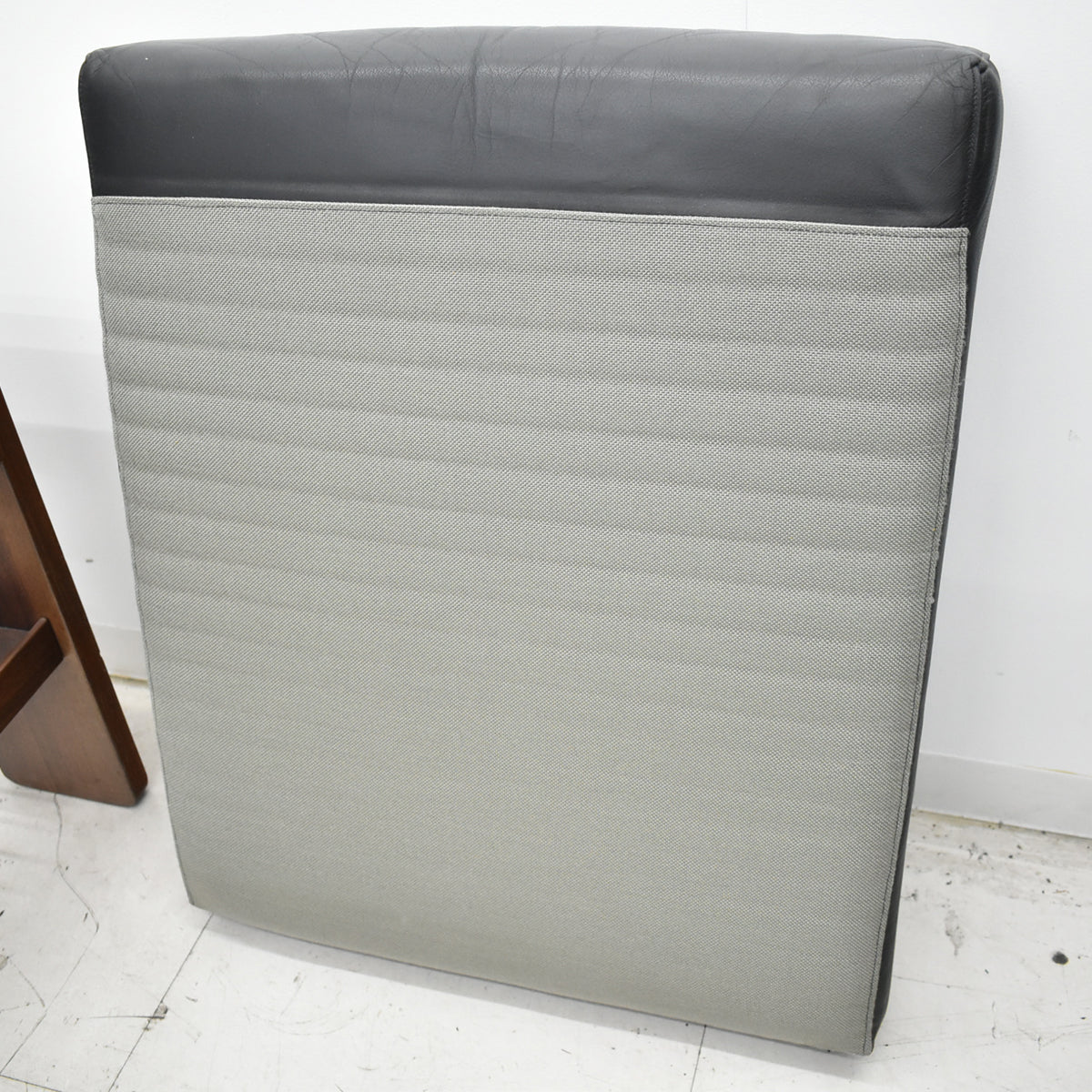 【中古】 Knoll　バスチアーノ　1人掛けソファ　革張り　幅915　2025111104【中古オフィス家具】