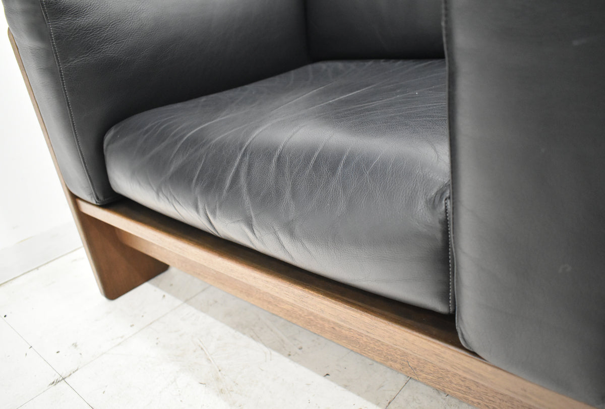 【中古】Knoll　バスチアーノ　1人掛けソファ　革張り　幅915　2025111105【中古オフィス家具】