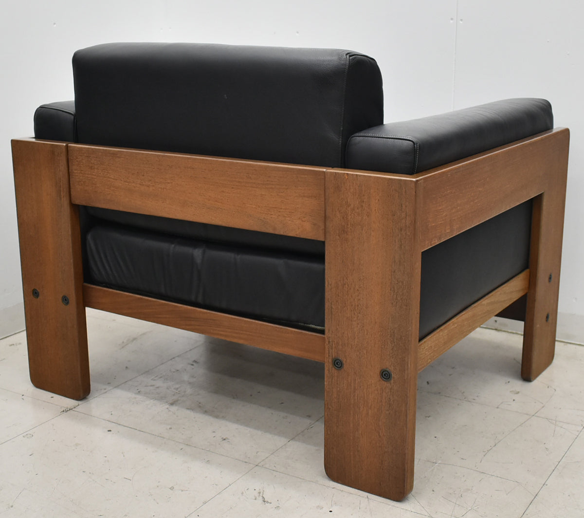 【中古】Knoll　バスチアーノ　1人掛けソファ　革張り　幅915　2025111105【中古オフィス家具】