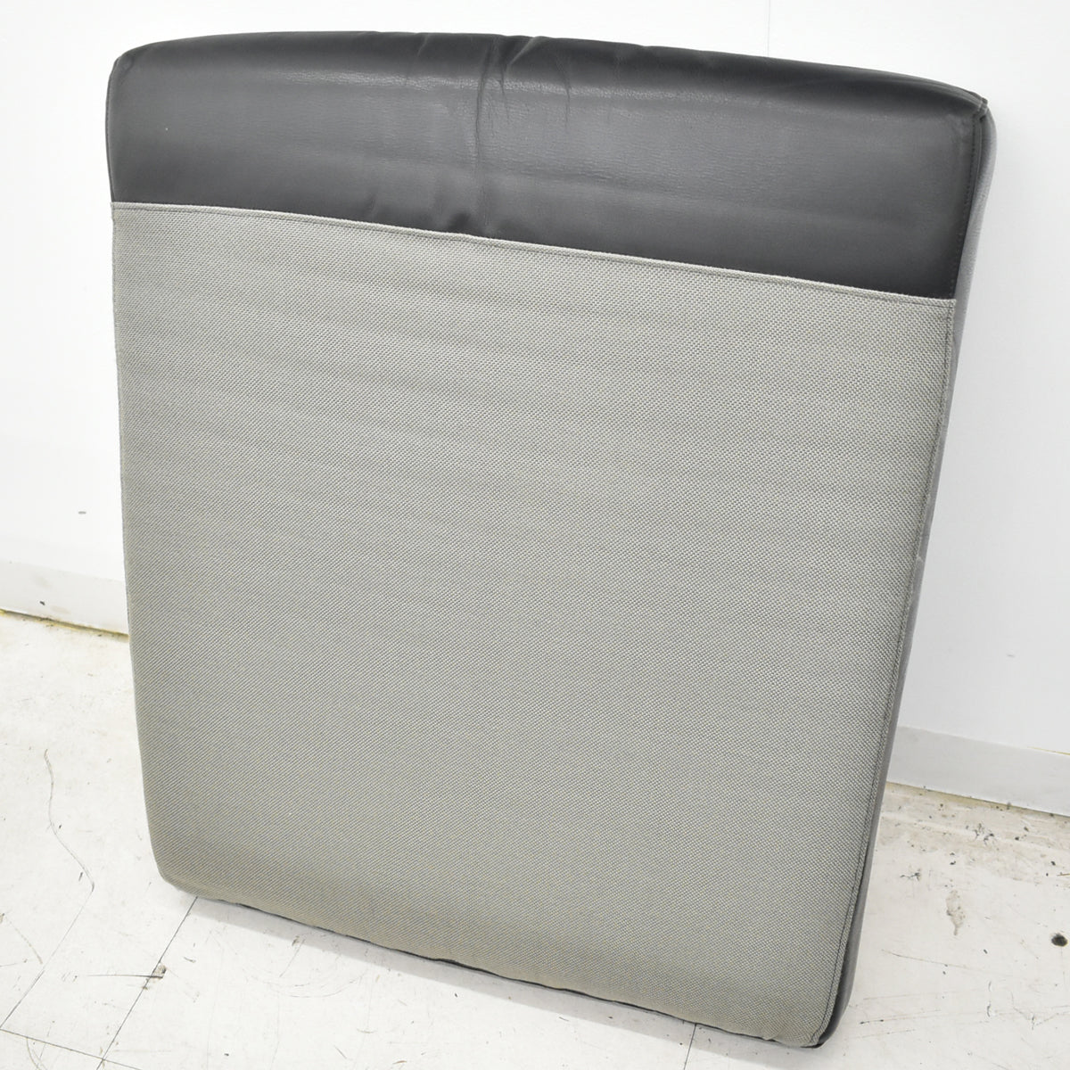 【中古】Knoll　バスチアーノ　1人掛けソファ　革張り　幅915　2025111105【中古オフィス家具】