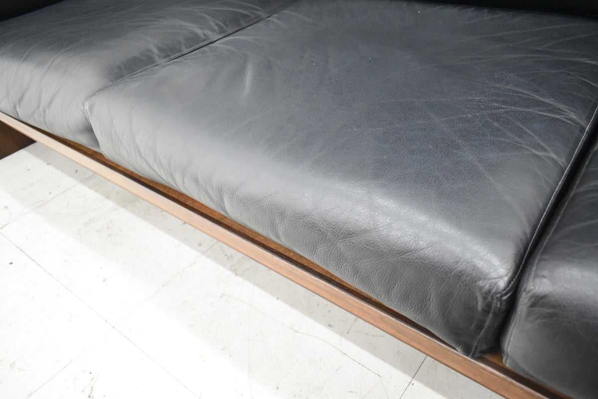 【中古】 Knoll　バスチアーノ３人掛けソファ　革張り　幅915　2025111106【中古オフィス家具】