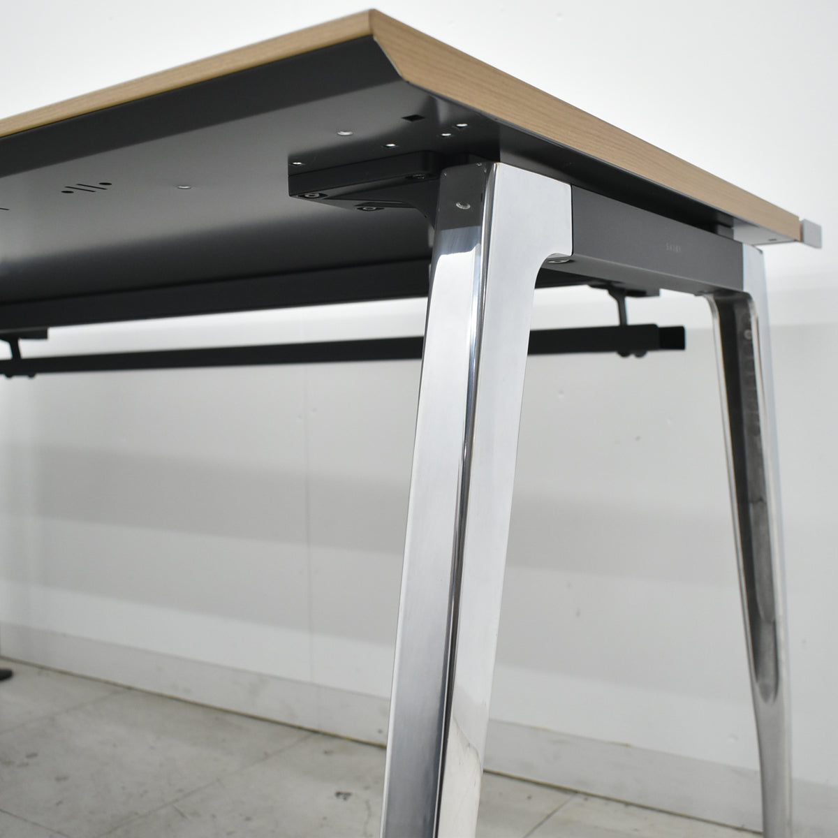 【中古】コクヨ　SAIBI　マネージメントデスク　ポリッシュ脚　2024年製　幅1600　2025111203【中古オフィス家具】