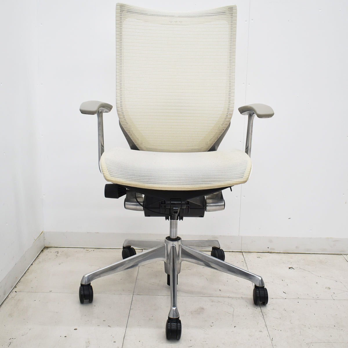 【中古】オカムラ　バロン　ハイバック　固定肘　ポリッシュ　2025111205【中古オフィス家具】