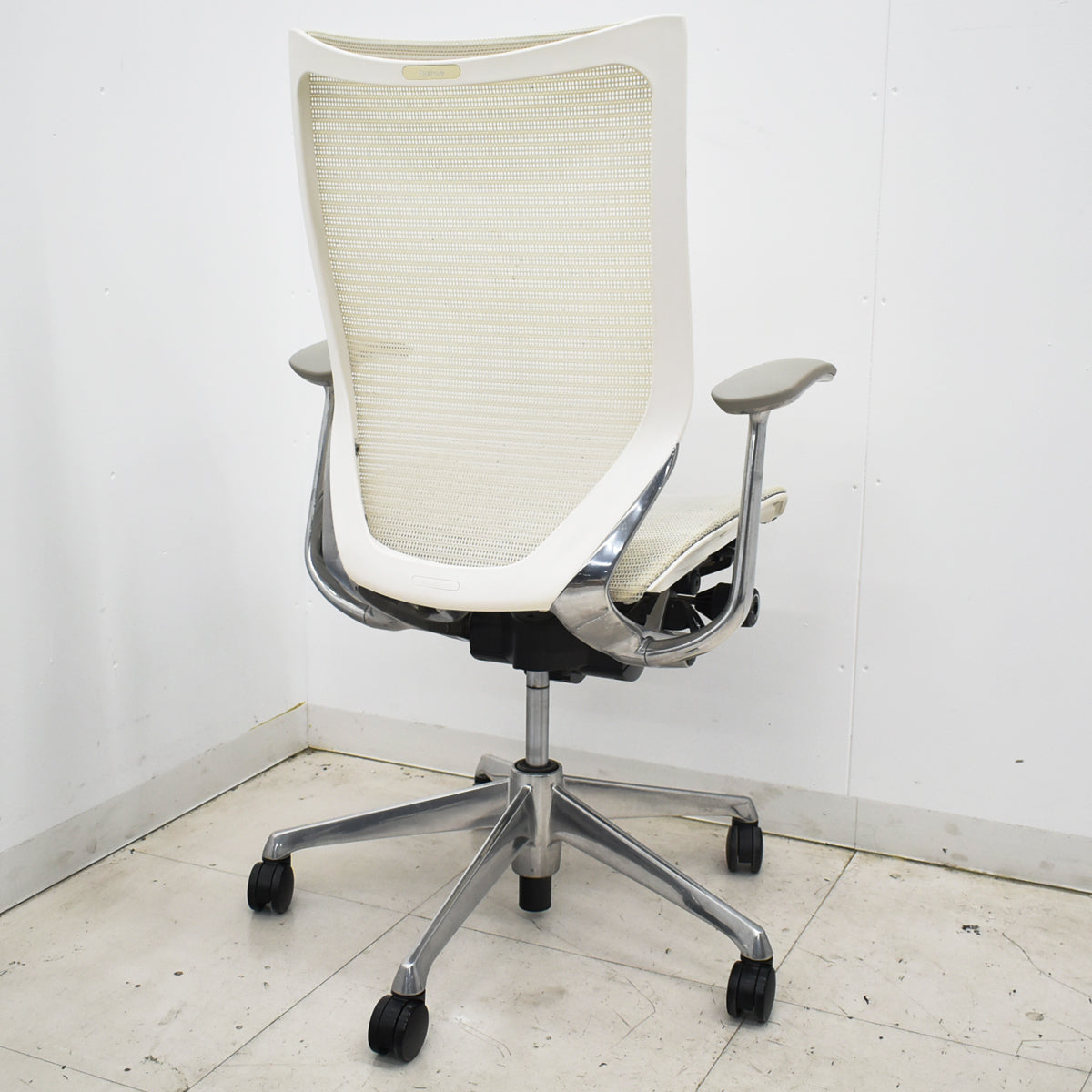 【中古】オカムラ　バロン　ハイバック　固定肘　ポリッシュ　2025111205【中古オフィス家具】