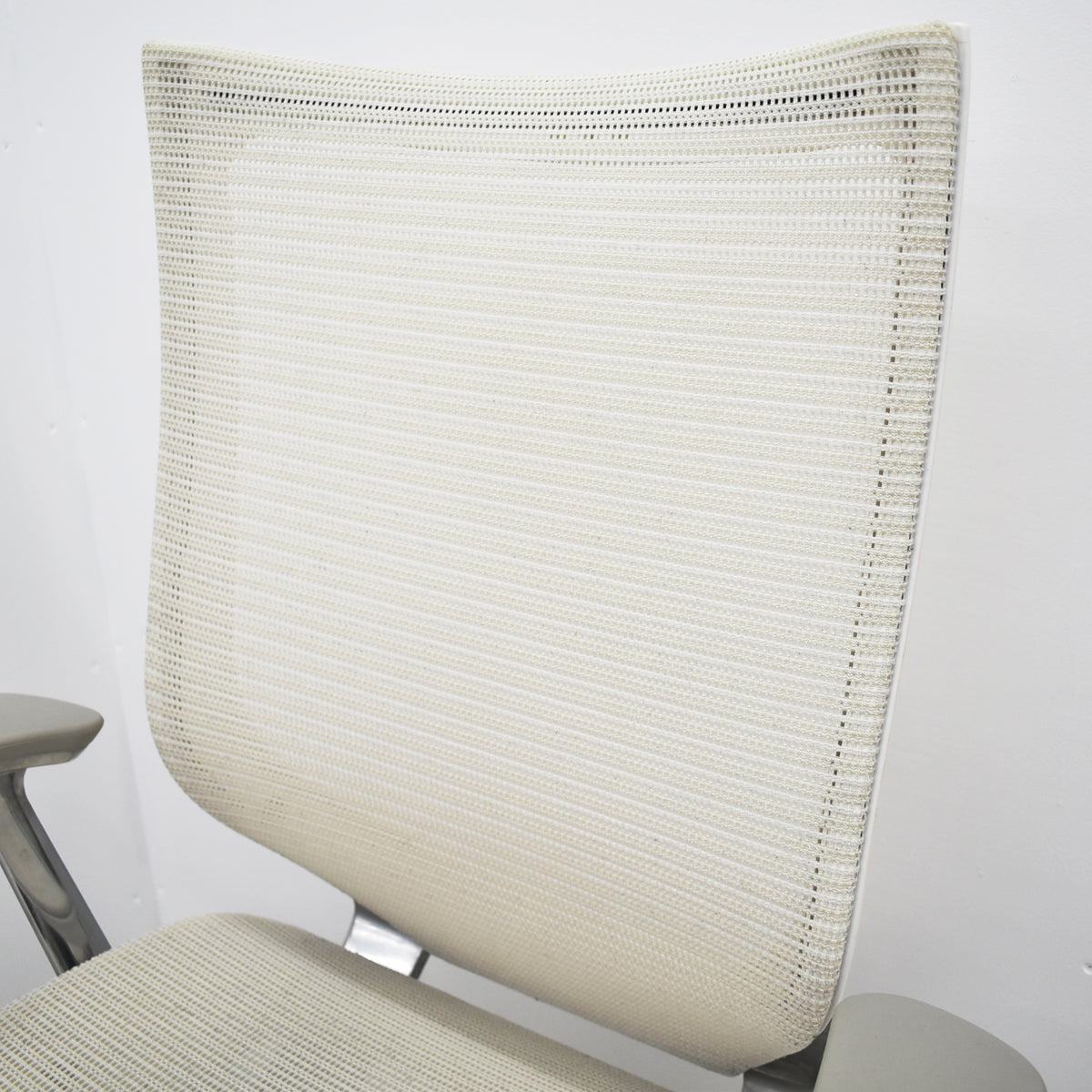 【中古】オカムラ　バロン　ハイバック　固定肘　ポリッシュ　2025111301【中古オフィス家具】