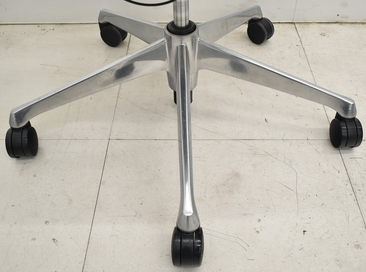 【中古】オカムラ　バロン　ハイバック　固定肘　ポリッシュ　2025111301【中古オフィス家具】