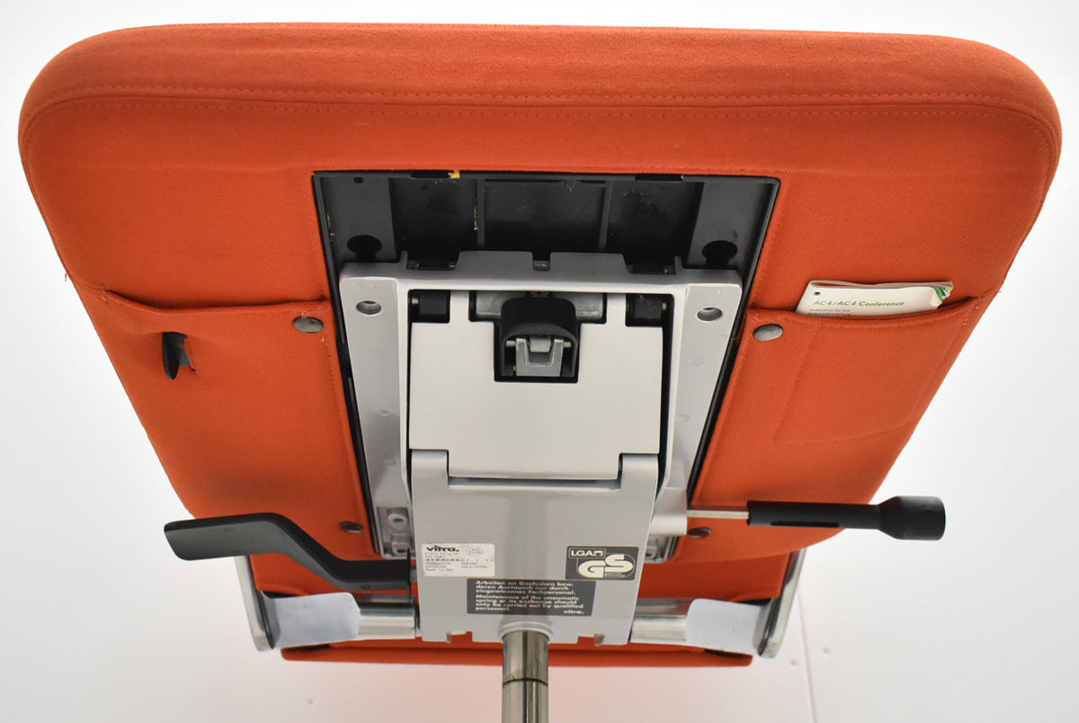 【中古】ヴィトラ　AC4　リング肘タイプ　ポリッシュ　布張り　2025111302【中古オフィス家具】