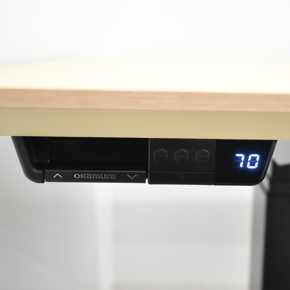 【中古】オカムラ　スイフト　電動昇降デスク　インジゲーターレバータイプ　メモリー機能付　2023年製　幅1500　2025111304【中古オフィス家具】