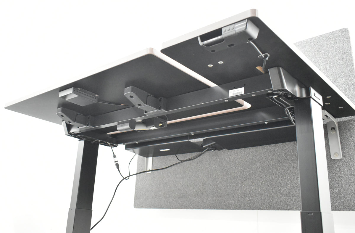 【中古】オカムラ　リーガス　電動昇降デスク　デスクトップパネル　天板傾斜機能付　2021年製　幅1150　2025111305【中古オフィス家具】