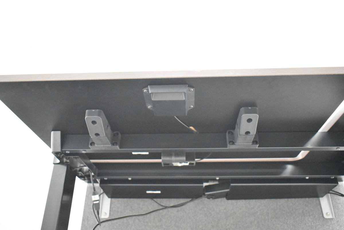 【中古】オカムラ　リーガス　電動昇降デスク　デスクトップパネル　天板傾斜機能付　2021年製　幅1150　2025111305【中古オフィス家具】