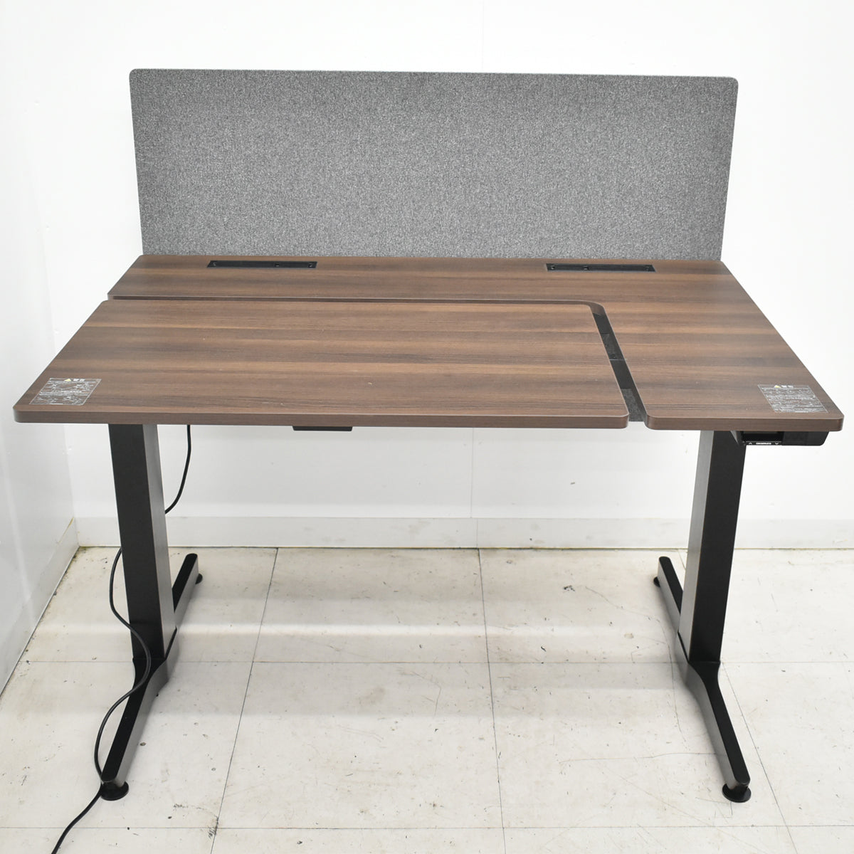 【中古】オカムラ　リーガス　電動昇降デスク　デスクトップパネル　天板傾斜機能付　2021年製　幅1150　2025111305【中古オフィス家具】
