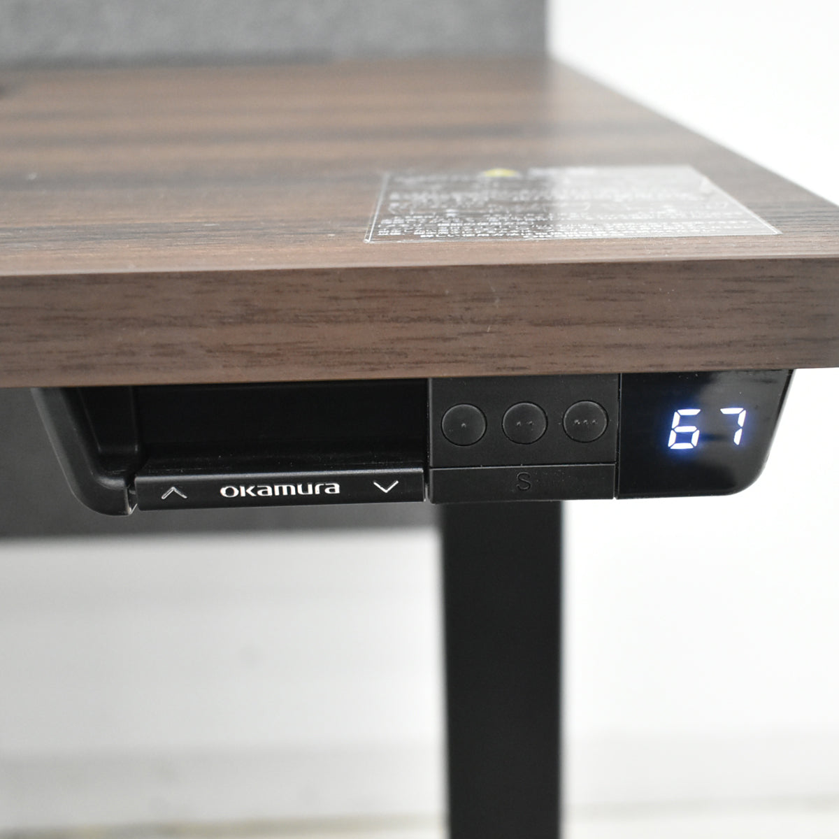 【中古】オカムラ　リーガス　電動昇降デスク　デスクトップパネル　天板傾斜機能付　2021年製　幅1150　2025111305【中古オフィス家具】