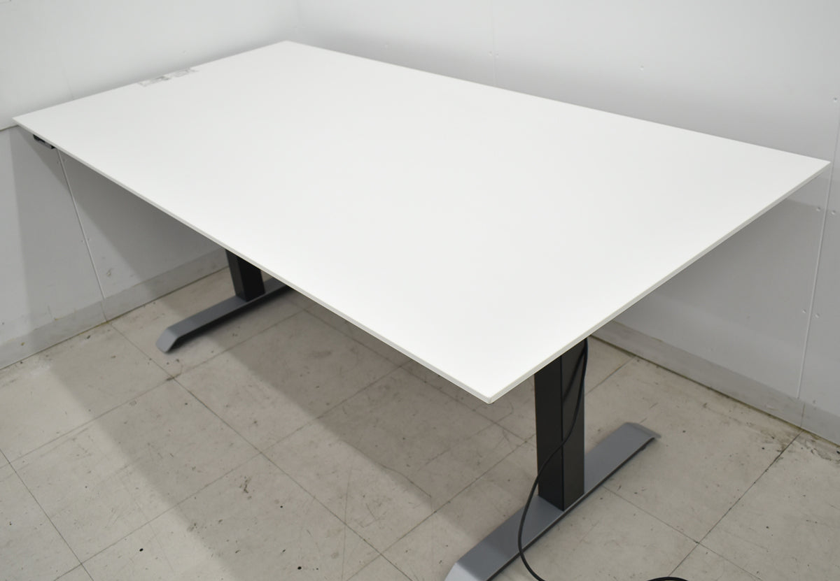 【中古】コクヨ　シークエンス　電動昇降会議テーブル　幅1800　2019年製　2025111306【中古オフィス家具】