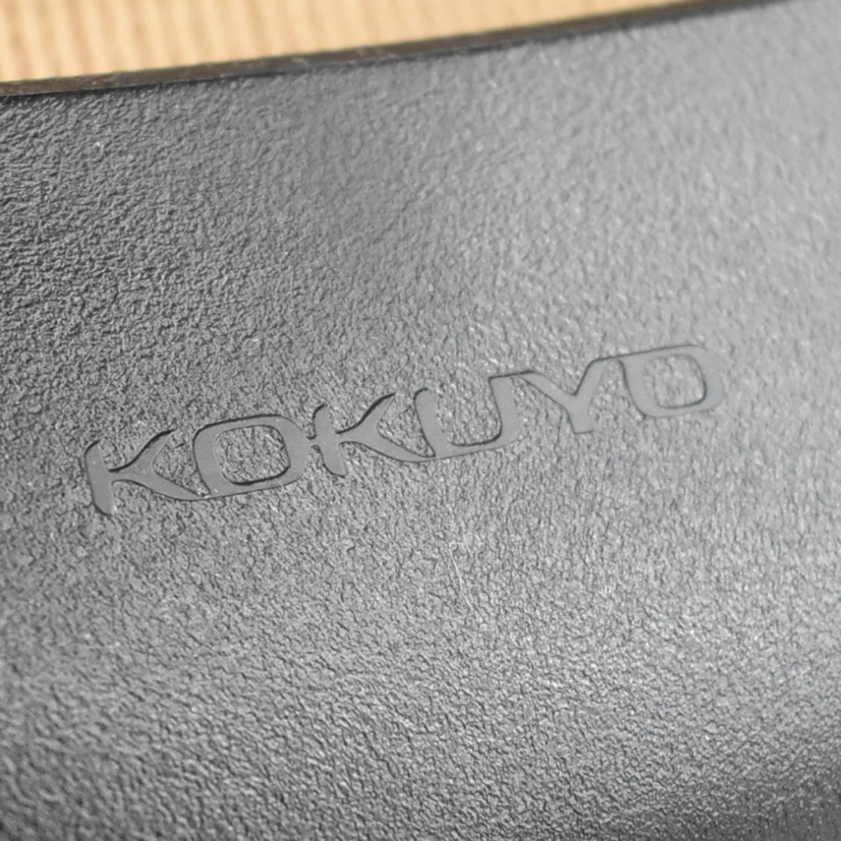 【中古】コクヨ　デュオラ　固定肘　ハンガー　ポリッシュ　2020年製　2025111403【中古オフィス家具】