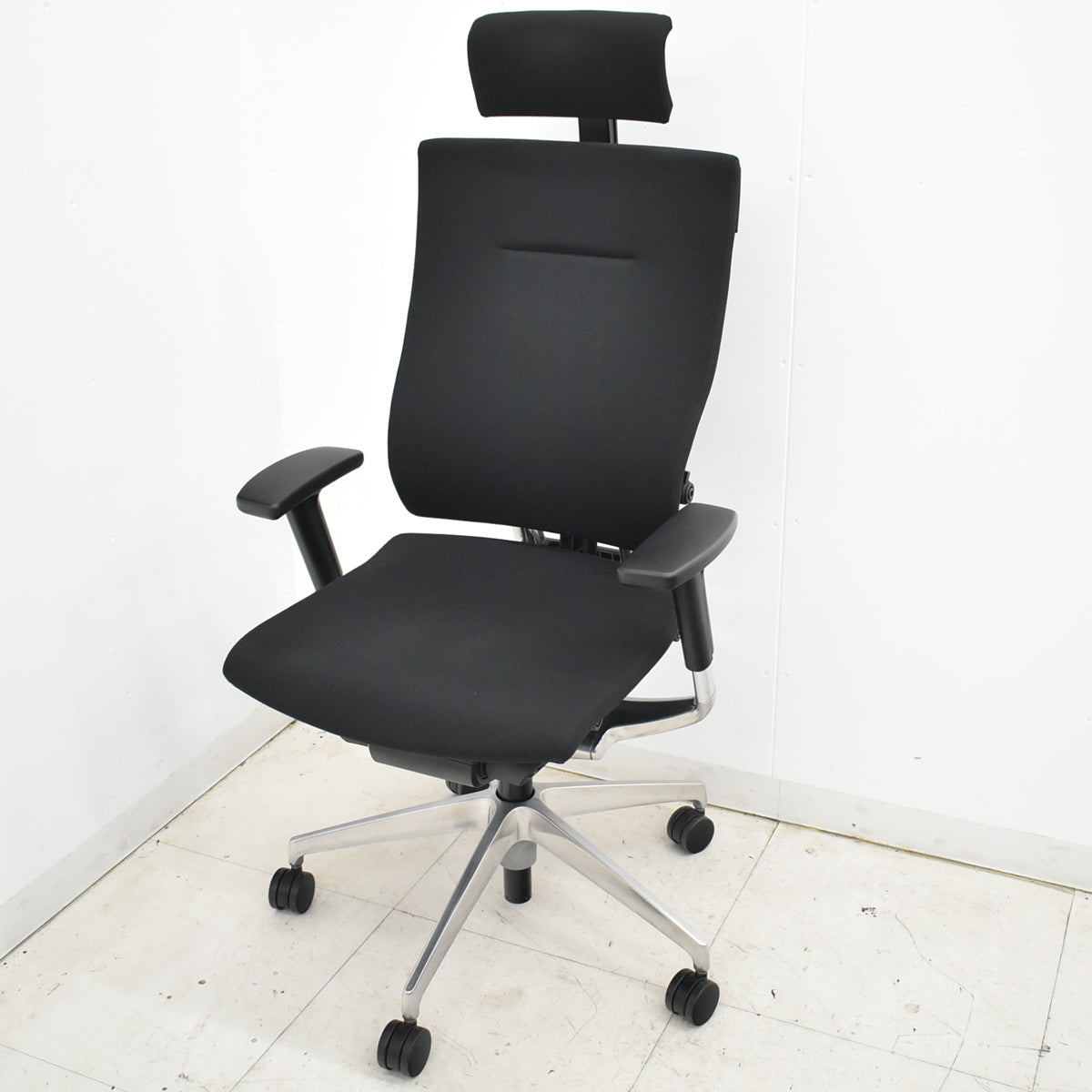 【中古】イトーキ　スピーナ　エクストラハイバック（可動ヘッドレスト）可動肘　アクティブランバーサポート　ポリッシュ　2020年製　2025111701【中古オフィス家具】