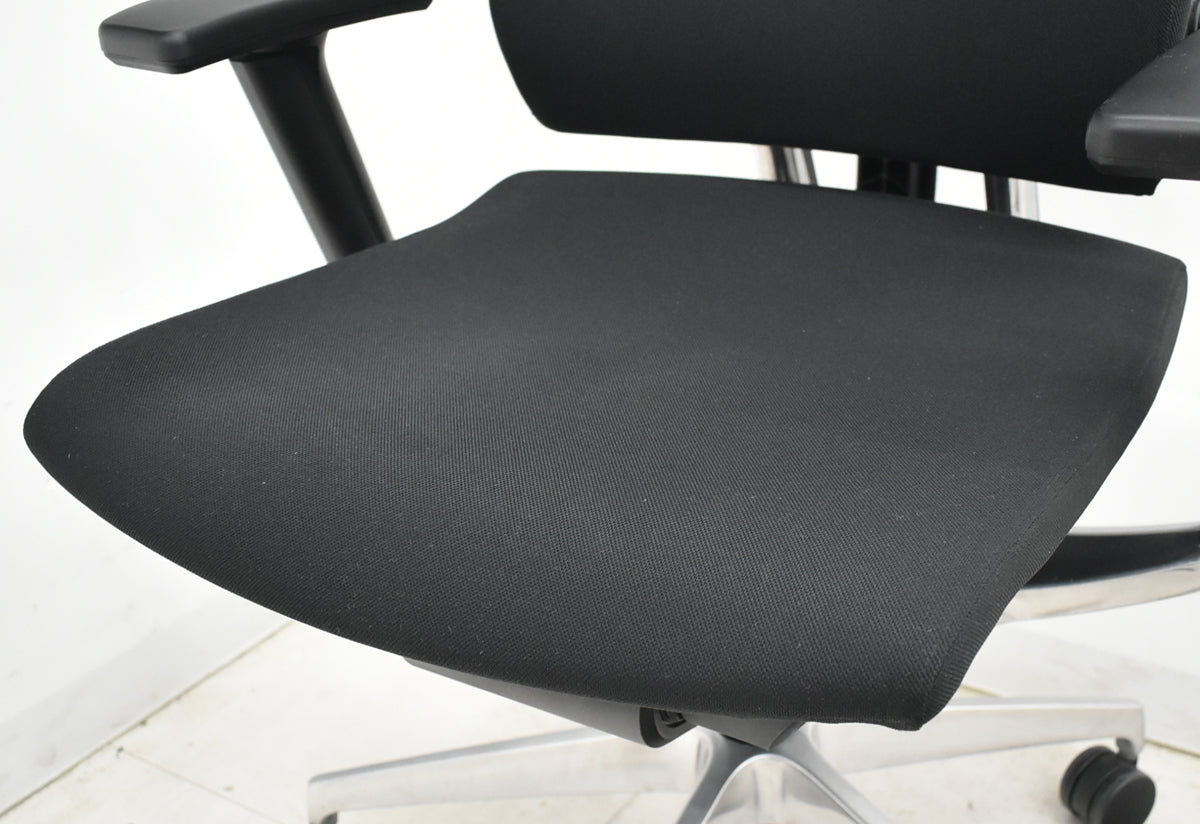 【中古】イトーキ　スピーナ　エクストラハイバック（可動ヘッドレスト）可動肘　アクティブランバーサポート　ポリッシュ　2020年製　2025111701【中古オフィス家具】