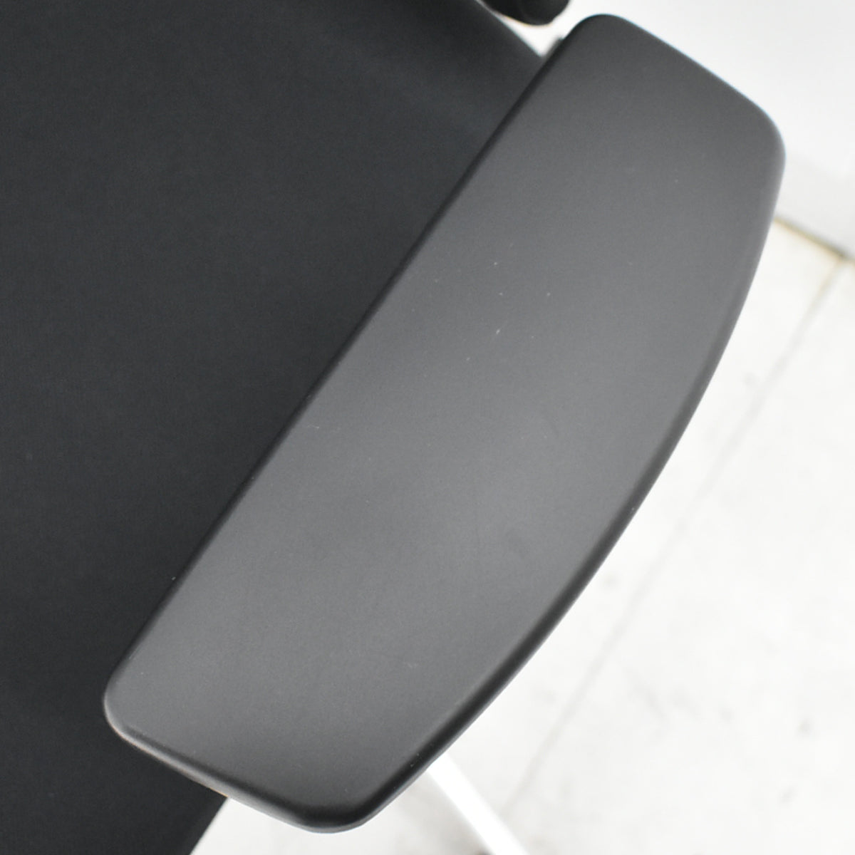 【中古】イトーキ　スピーナ　エクストラハイバック（可動ヘッドレスト）可動肘　アクティブランバーサポート　ポリッシュ　2020年製　2025111701【中古オフィス家具】