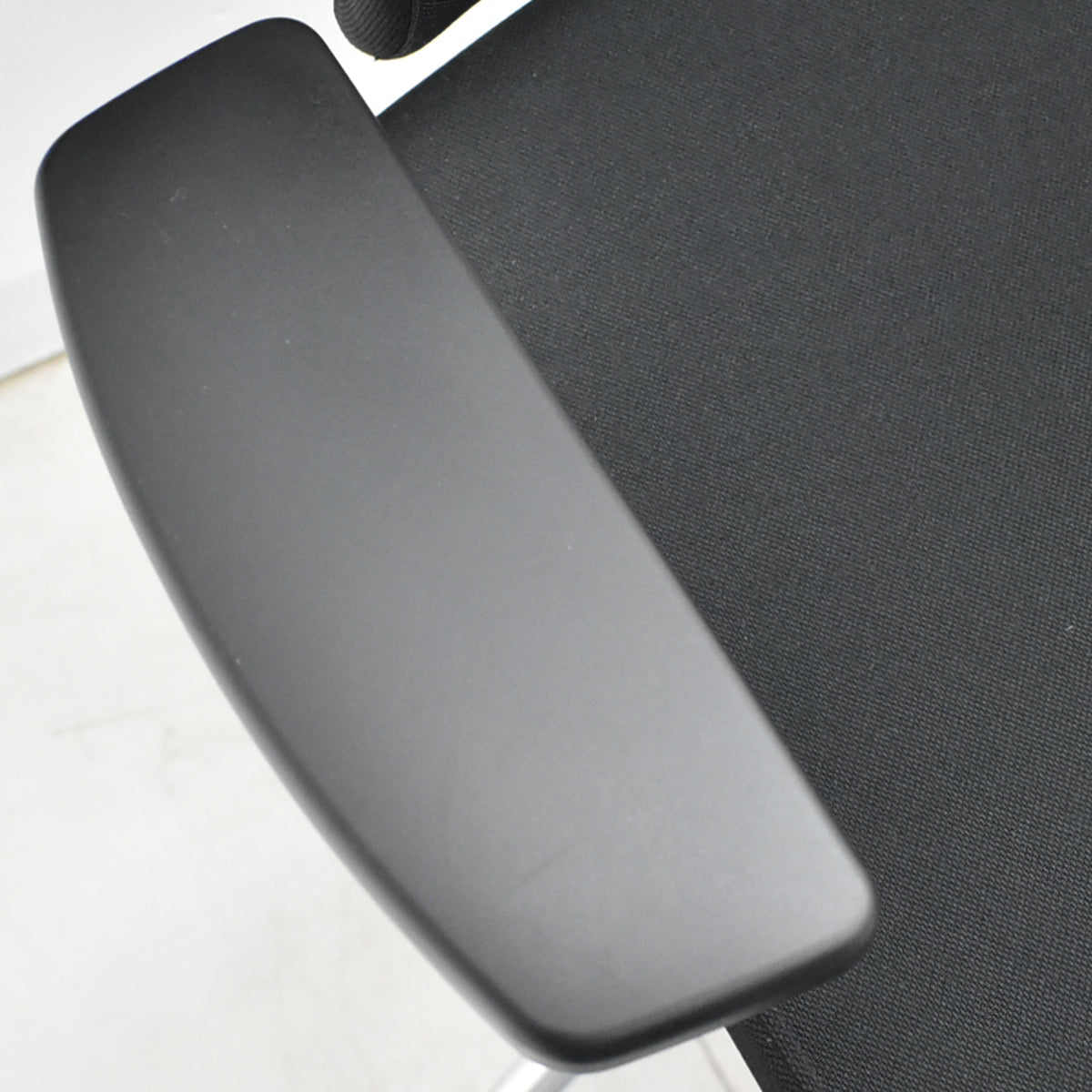 【中古】イトーキ　スピーナ　エクストラハイバック（可動ヘッドレスト）可動肘　アクティブランバーサポート　ポリッシュ　2020年製　2025111701【中古オフィス家具】