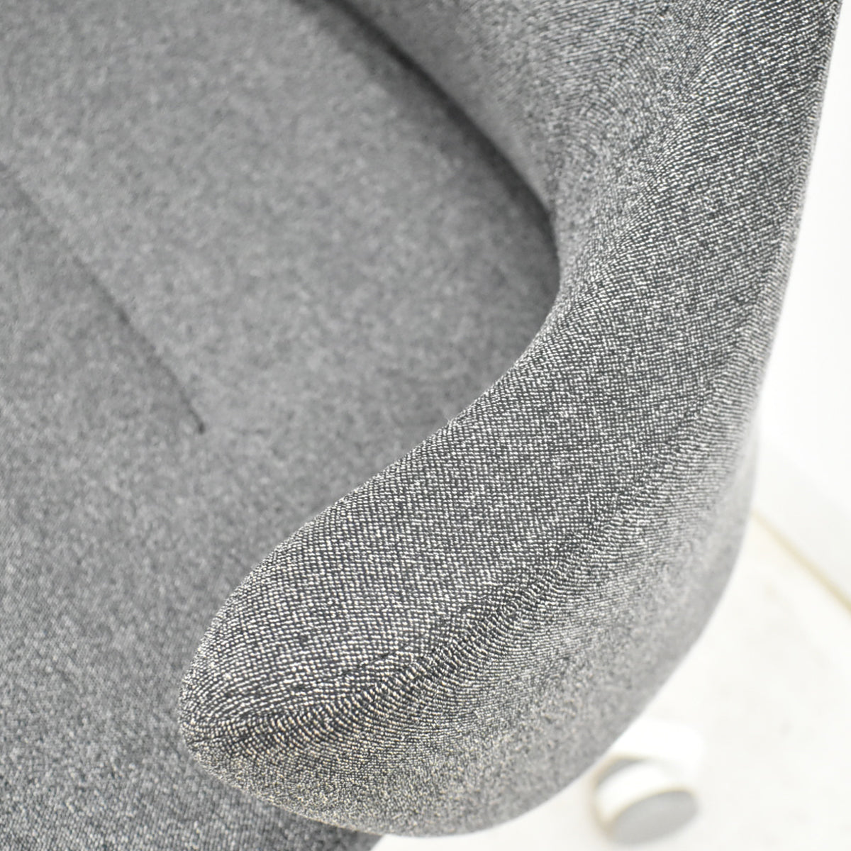 【中古】 オカムラ　ライブス　ワークチェアシリーズ　ローバック　2022年製　2025111702【中古オフィス家具】