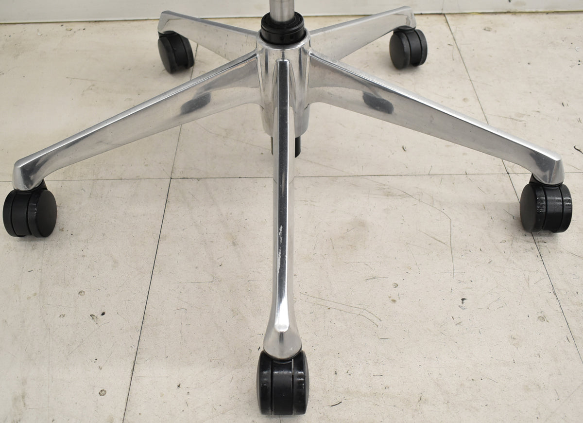 【中古】オカムラ　シルフィー　ハイバック　可動肘　バックカーブアジャスト　前傾機能　ポリッシュ　2025111703【中古オフィス家具】