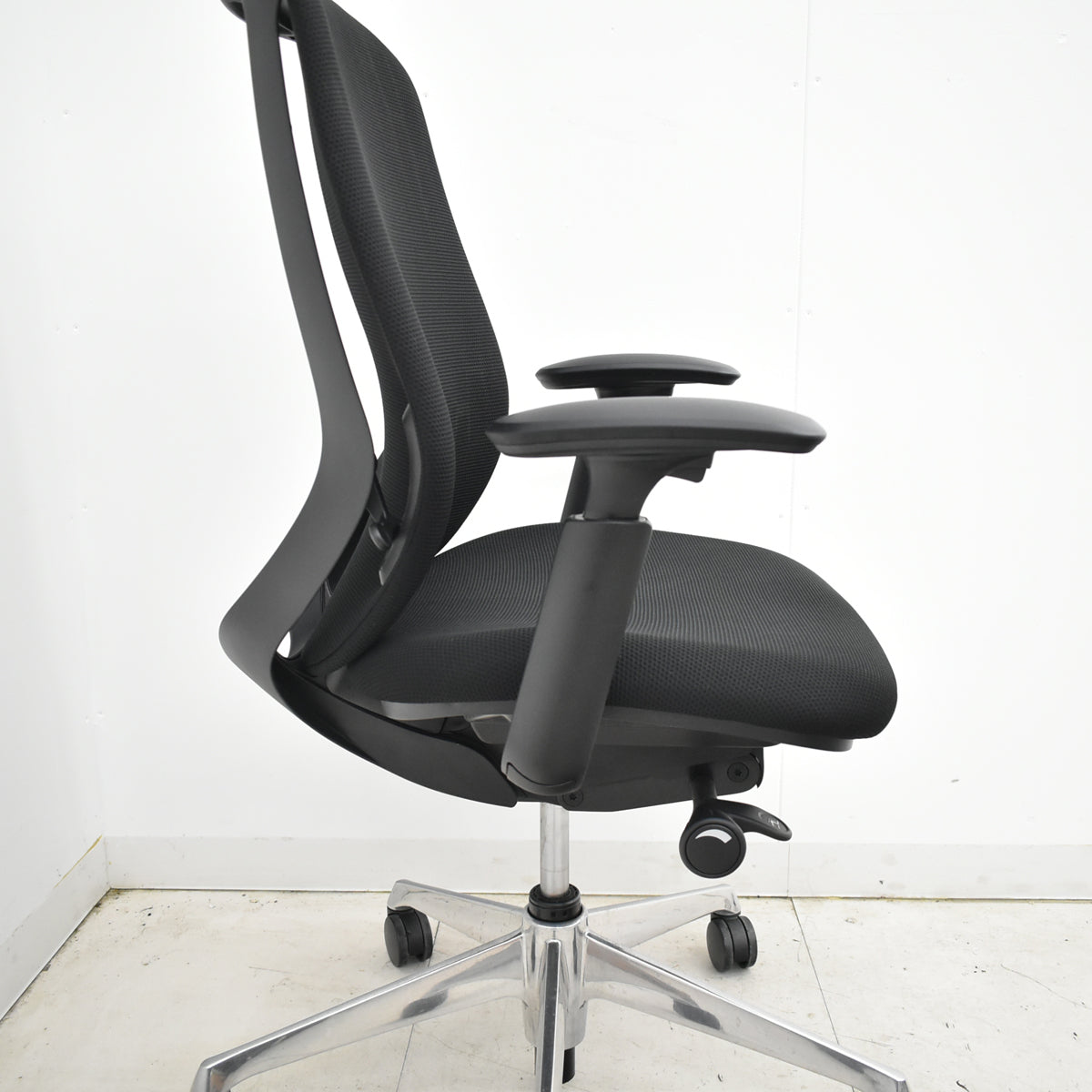 【中古】オカムラ　シルフィー　ハイバック　可動肘　バックカーブアジャスト　前傾機能　ポリッシュ　2025111703【中古オフィス家具】