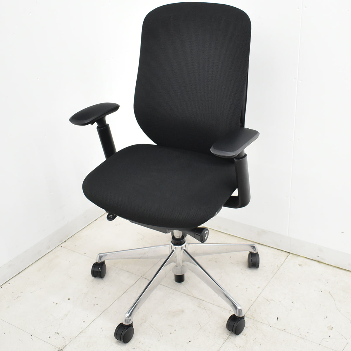 【中古】オカムラ　シルフィー　ハイバック　可動肘　バックカーブアジャスト　前傾機能　ポリッシュ　2025111704【中古オフィス家具】