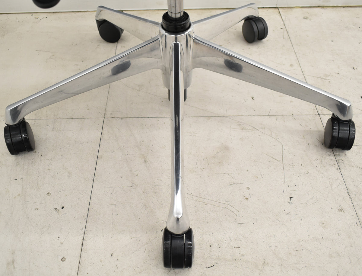 【中古】オカムラ　シルフィー　ハイバック　可動肘　バックカーブアジャスト　前傾機能　ポリッシュ　2025111704【中古オフィス家具】