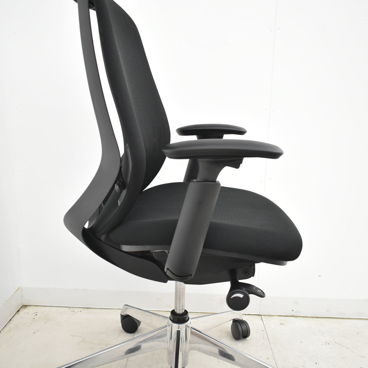 【中古】オカムラ　シルフィー　ハイバック　可動肘　バックカーブアジャスト　前傾機能　ポリッシュ　2025111704【中古オフィス家具】