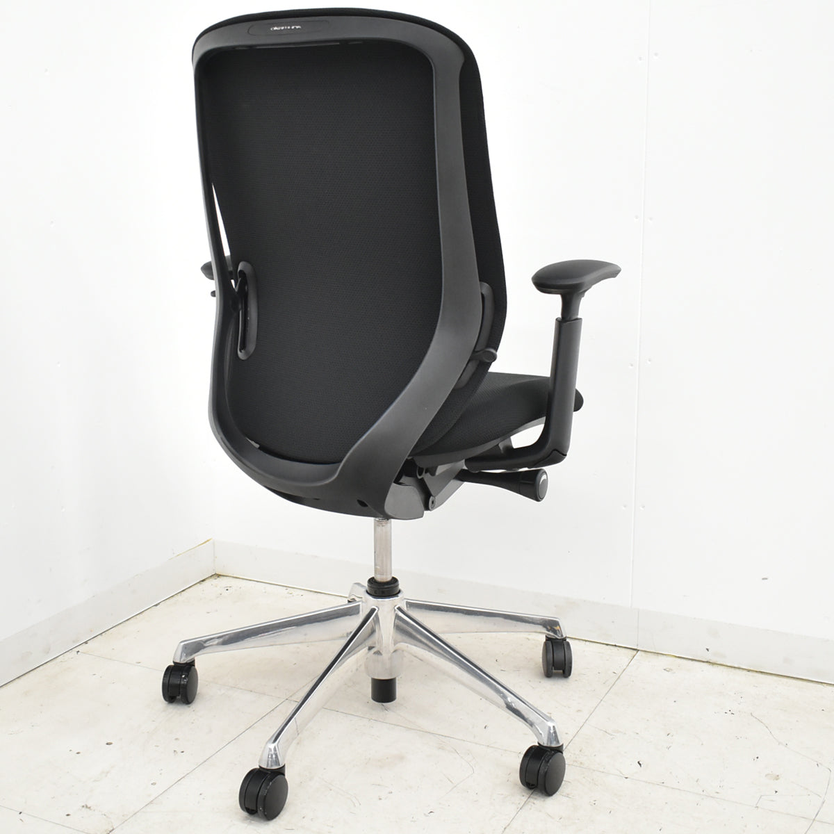 【中古】オカムラ　シルフィー　ハイバック　可動肘　バックカーブアジャスト　前傾機能　ポリッシュ　2025111704【中古オフィス家具】