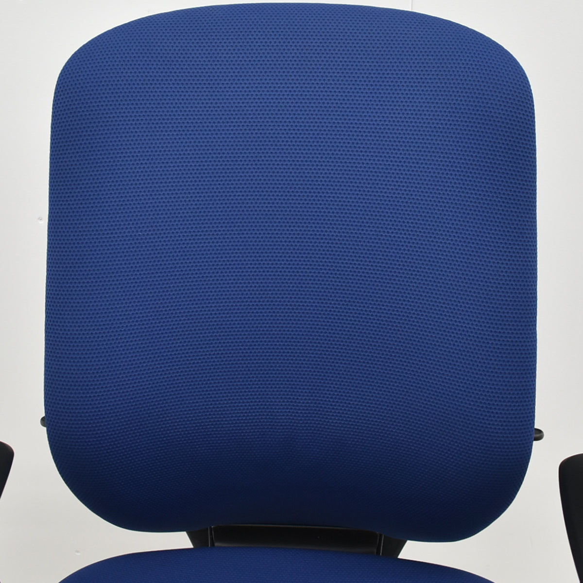 【中古】オカムラ　シルフィー　ハイバック　可動肘　バックカーブアジャスト　前傾機能　ポリッシュ　2025111705【中古オフィス家具】