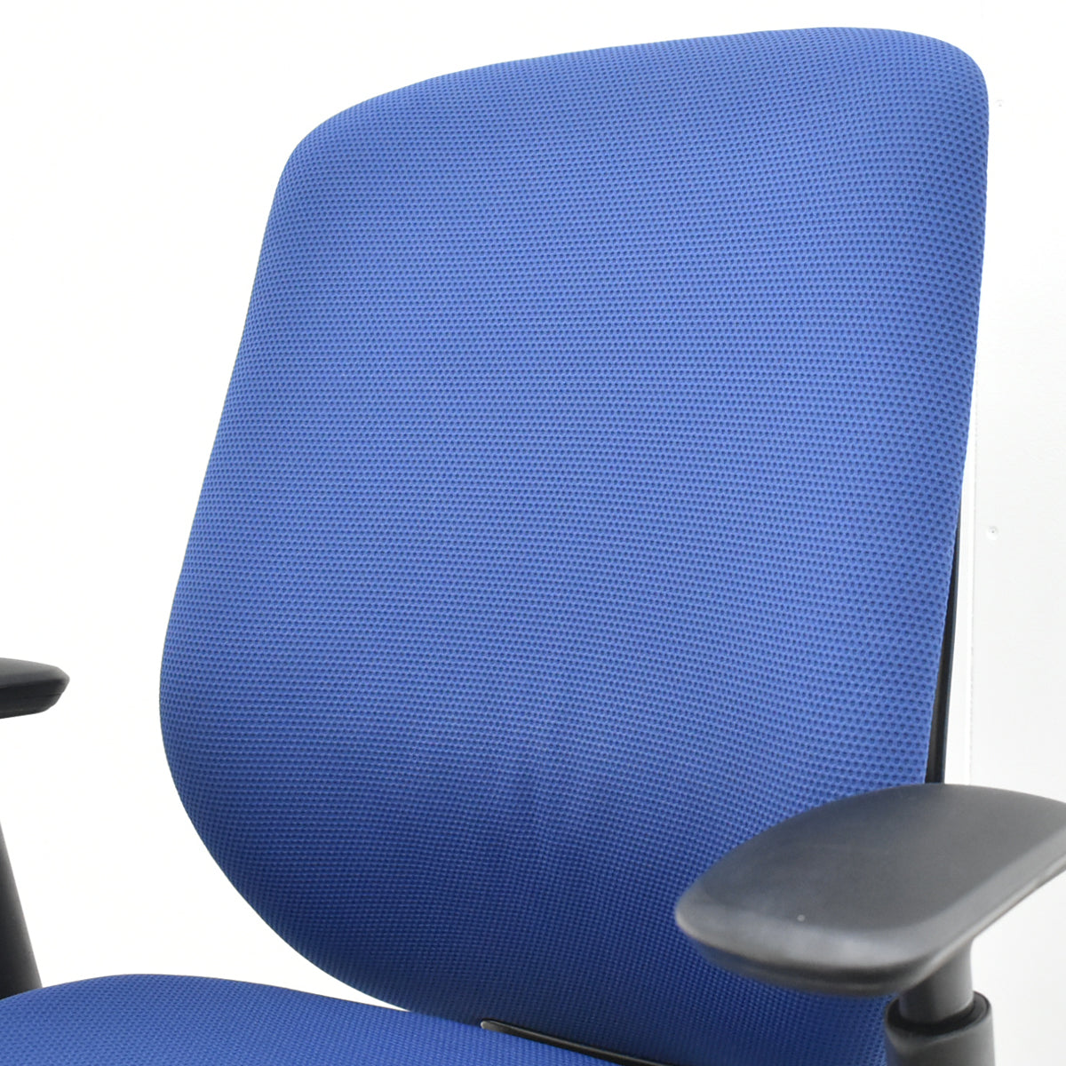 【中古】オカムラ　シルフィー　ハイバック　可動肘　バックカーブアジャスト　前傾機能　ポリッシュ　2025111705【中古オフィス家具】