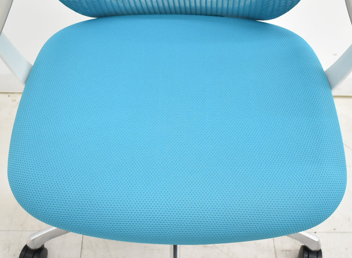 【中古】オカムラ　シルフィー　ローバック　固定肘　ハンガー　ポリッシュ　2018年製　2025111707【中古オフィス家具】