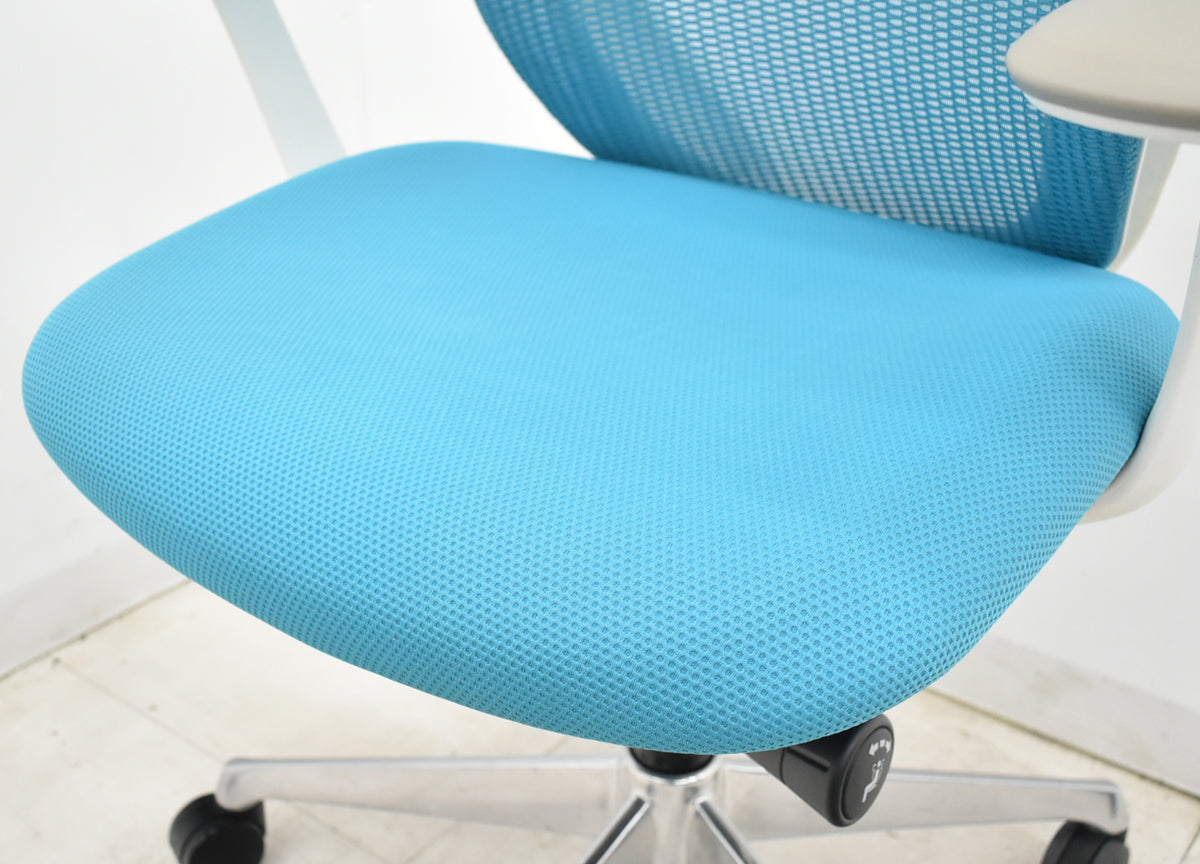 【中古】オカムラ　シルフィー　ローバック　固定肘　ハンガー　ポリッシュ　2018年製　2025111707【中古オフィス家具】