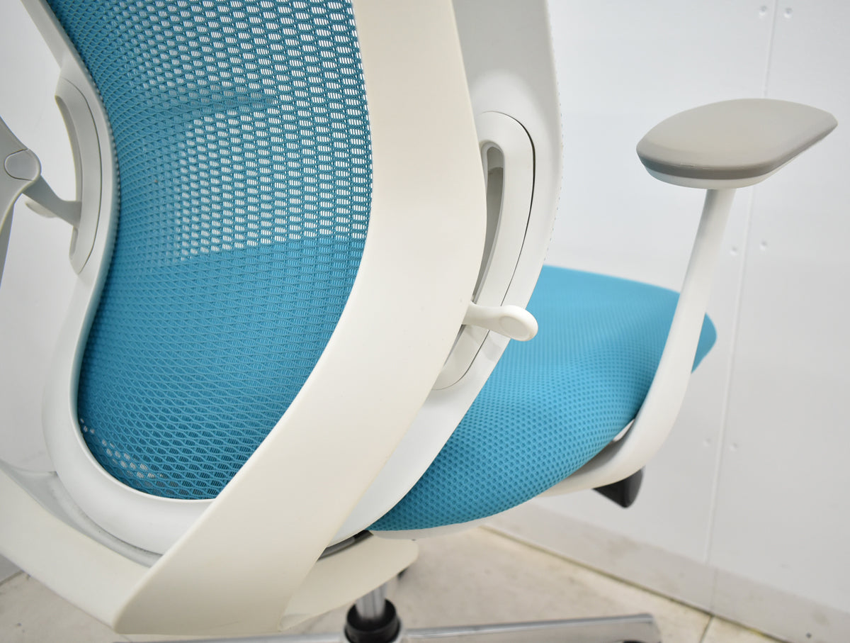 【中古】オカムラ　シルフィー　ローバック　固定肘　ハンガー　ポリッシュ　2018年製　2025111707【中古オフィス家具】