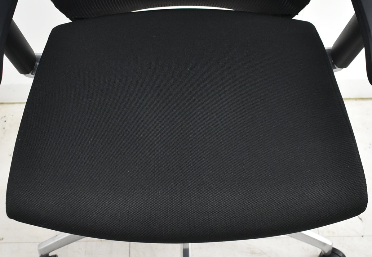 【中古】イトーキ　ヴェント　ハイバック　可動肘　オートマチックランバーテンション　ポリッシュ　ストライプメッシュ　2025111708【中古オフィス家具】