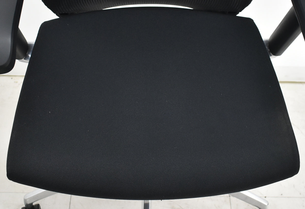【中古】イトーキ　ヴェント　ハイバック　可動肘　オートマチックランバーテンション　ポリッシュ　ストライプメッシュ　2025111801【中古オフィス家具】