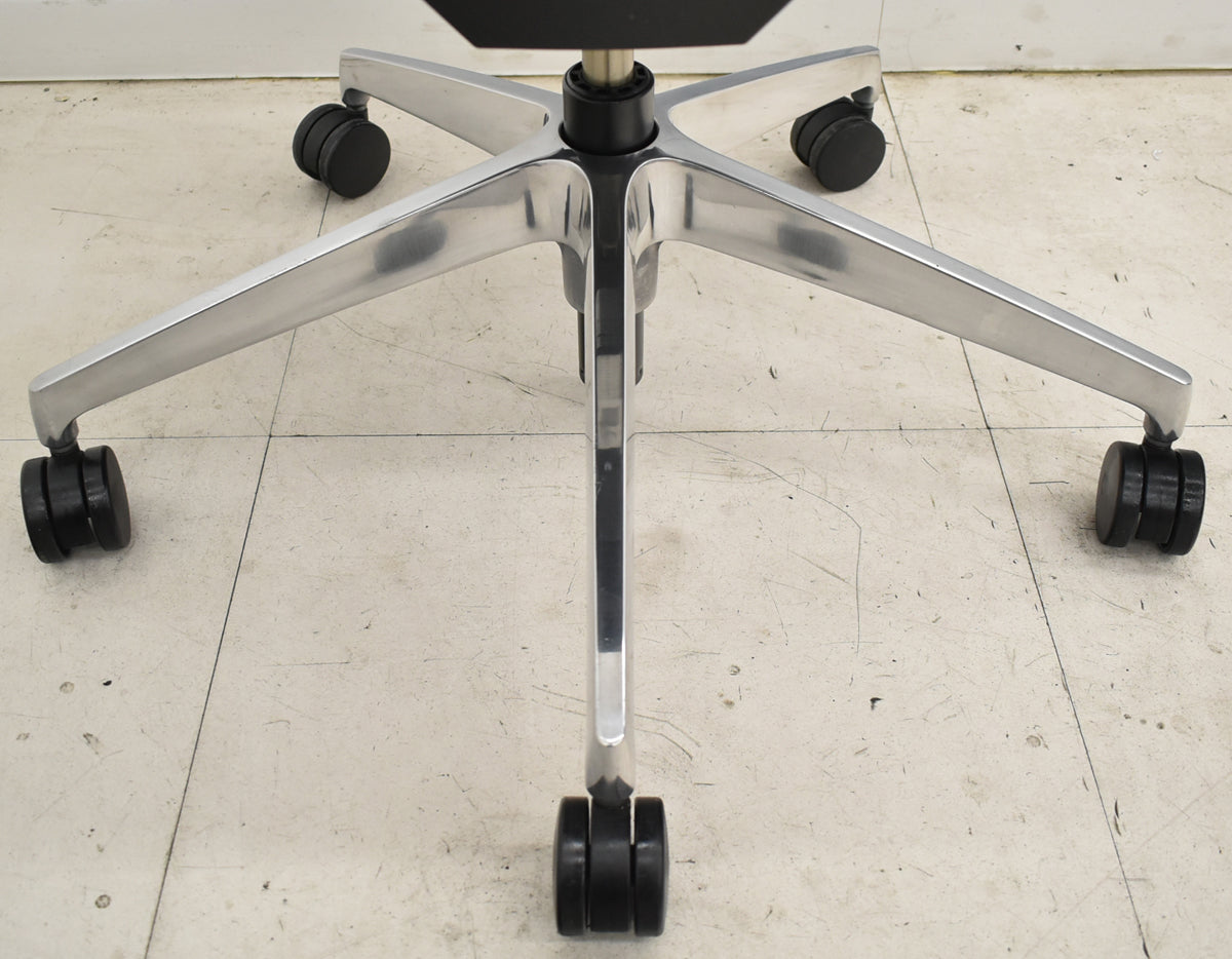 【中古】イトーキ　ヴェント　ハイバック　可動肘　オートマチックランバーテンション　ポリッシュ　ストライプメッシュ　2025111801【中古オフィス家具】