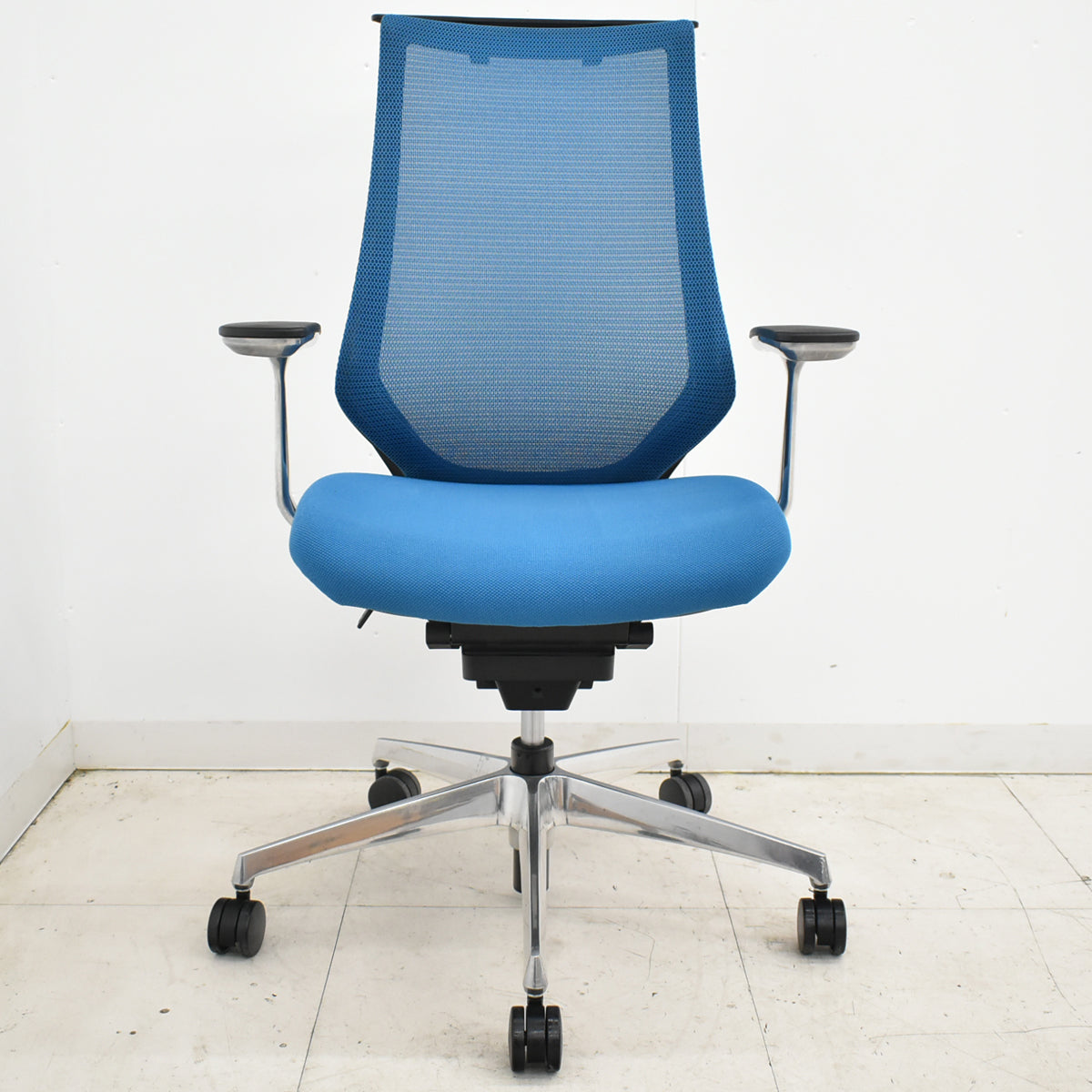 【中古】コクヨ　デュオラ　ハイバック　固定肘　ハンガー　ポリッシュ　2020年製　2025111803【中古オフィス家具】