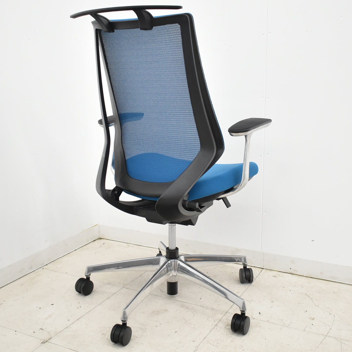 【中古】コクヨ　デュオラ　ハイバック　固定肘　ハンガー　ポリッシュ　2020年製　2025111803【中古オフィス家具】